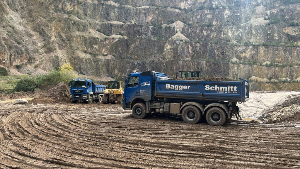 Kipper 3-Achser - Bagger Schmitt